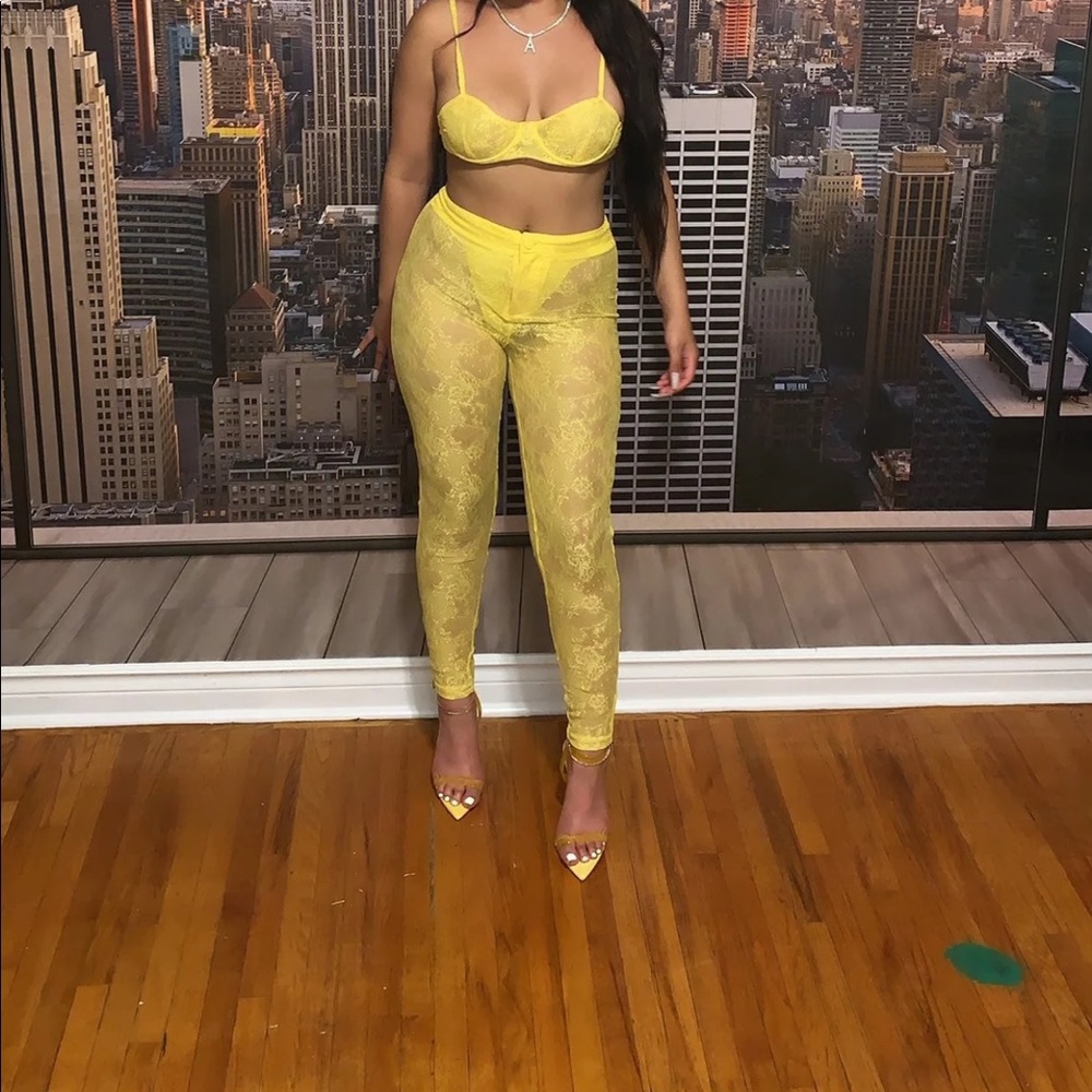 Shane Justin size medium yellow two piece